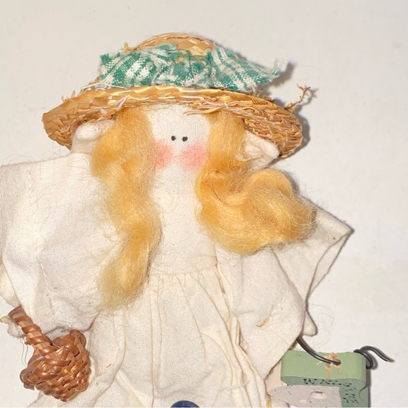 Primitive Look Cloth Rag Doll with Basket & Birdhouse by Westwater Enterprises - Picture 4 of 7